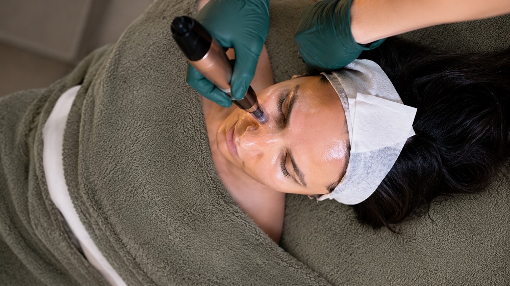 microneedling-wrinkle-reduction-anti-aging-treatment-plano-texas-service